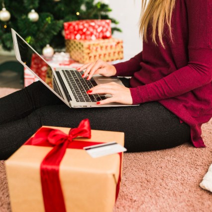 5 Ideas para Ahorrar y Evitar Gastos Descontrolados de Fin de Año
